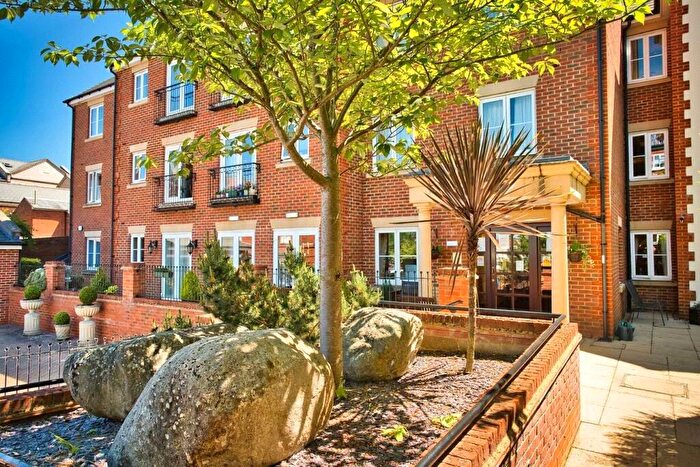 2 Bedroom Apartment For Sale In Wilshere Court, Hitchin, SG4