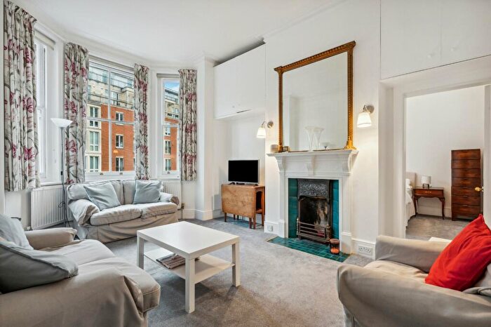 3 Bedroom Apartment To Rent In Fulham Road, London, SW10
