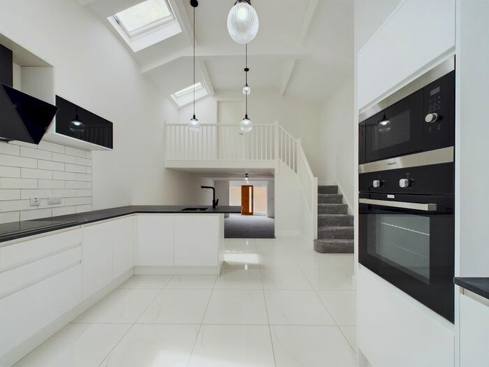 1 Bedroom End Of Terrace House To Rent In College Street, Sutton, HU7