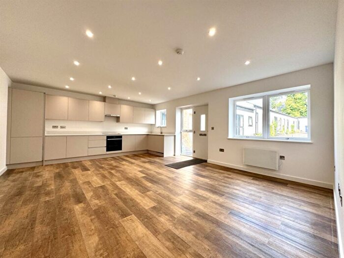 2 Bedroom Apartment To Rent In Vincent Walk, Dorking, RH4