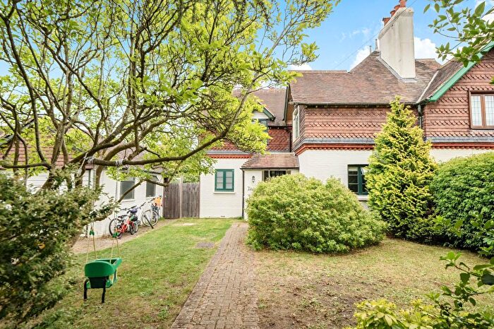 4 Bedroom Detached House To Rent In Farm Lane, Ashtead, KT21