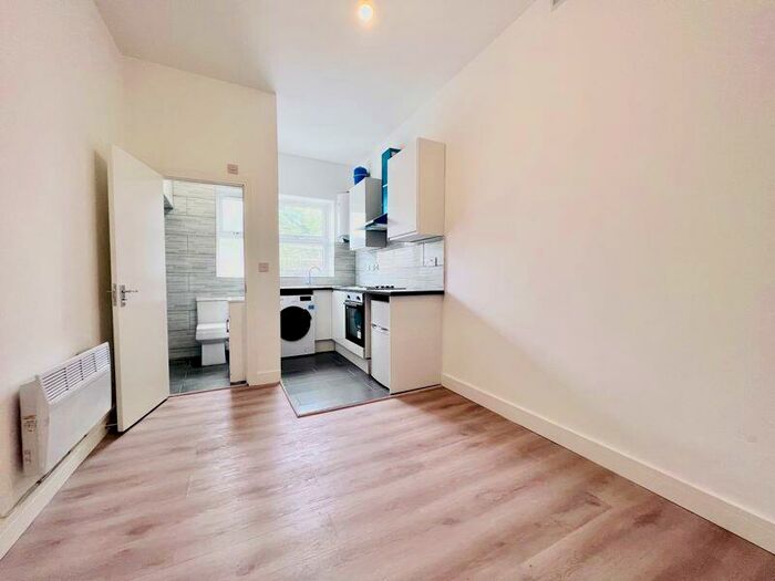 1 Bedroom Flat To Rent In Morning Lane, London, E9