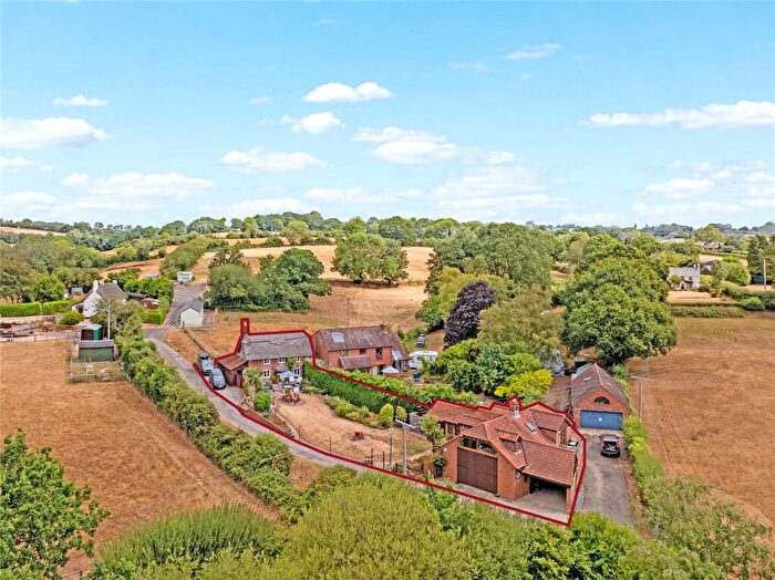3 Bedroom Detached House For Sale In Lytchett Matravers, Poole, Dorset, BH16