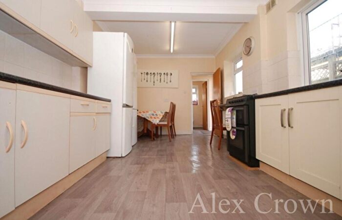 4 Bedroom Flat To Rent In Lordship Lane, Wood Green, N22