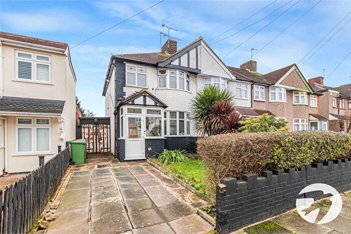 3 Bedroom End Terrace House For Sale In Montrose Avenue, Welling, Kent, DA16