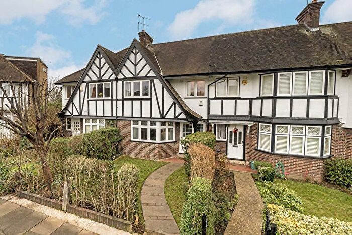 4 Bedroom Semi-Detached House To Rent In Princes Gardens, London, W3