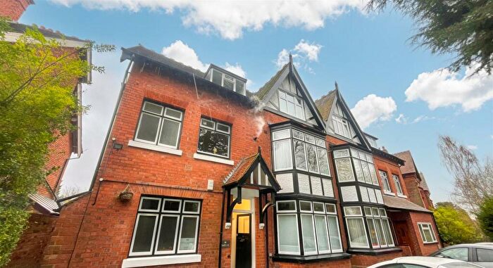 2 Bedroom Apartment For Sale In St. Agnes Road, Moseley - Top Floor Two Bedroom Converted Apartment In Premium Moseley Location With No Chain!!, B13