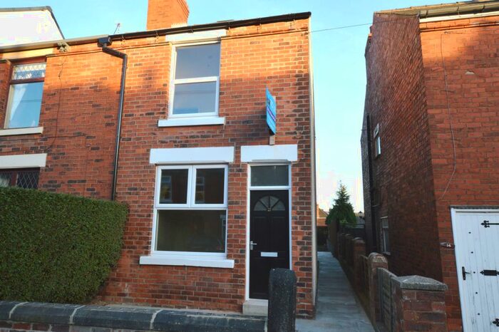 3 Bedroom House To Rent In Heaton Street, Brampton, Chesterfield, S40