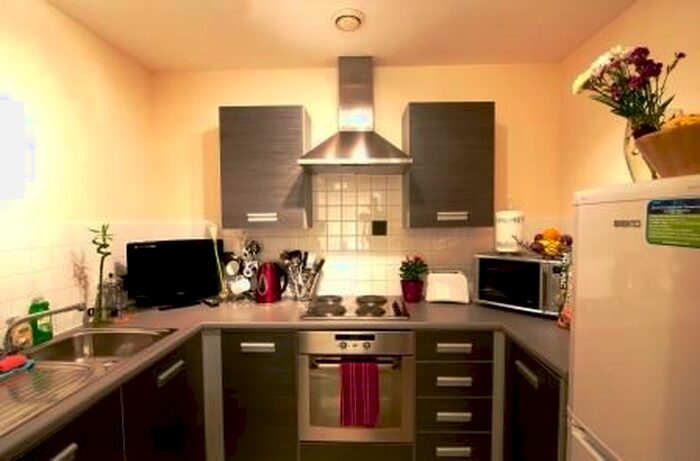 2 Bedroom Flat To Rent In Lower Ford Street, Coventry, CV1