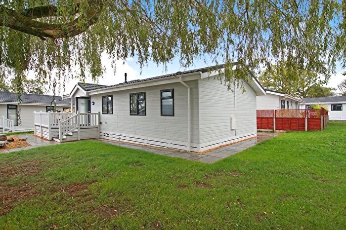 2 Bedroom Property For Sale In Mapleridge Lane, Yate, Bristol, BS37