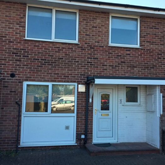4 Bedroom House To Rent In Saxton Close (), Beeston, Nottingham, Nottinghamshire, NG9