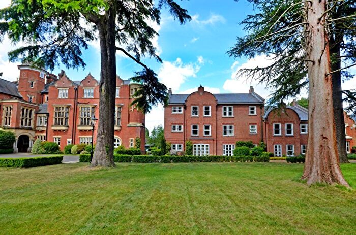 2 Bedroom Flat To Rent In Horseshoe Lane East, Merrow, Guildford, GU1