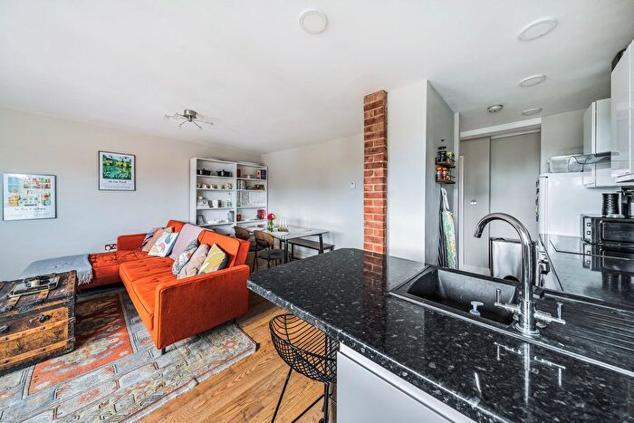 1 Bedroom Flat For Sale In Beckway Street, London, SE17