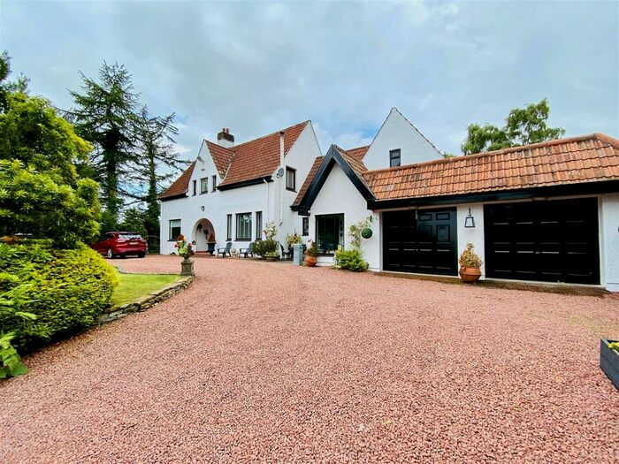 Houses for sale in Carluke, South Lanarkshire