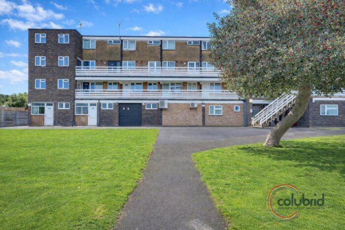 1 Bedroom Maisonette For Sale In Peartree Close, South Ockendon, RM15