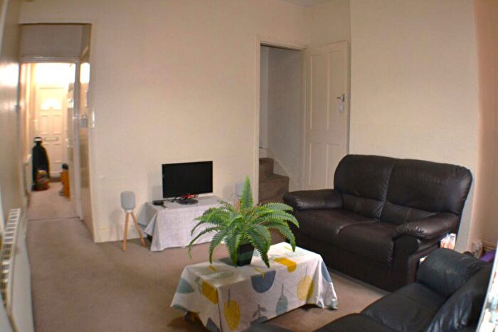 3 Bedroom House To Rent In Alton Road, B29