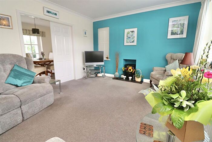 4 Bedroom Detached House For Sale In Mile End Park, Pocklington, York, YO42