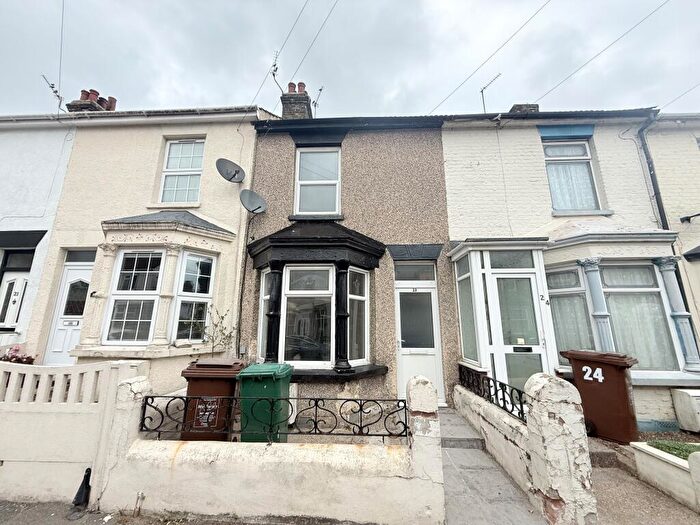 2 Bedroom House To Rent In Bingham Road, Rochester, ME2