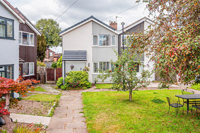 2 Bedroom Semi-Detached House For Sale In Bridle Close, Flixton, Manchester, M41