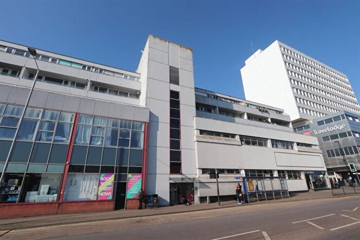 2 Bedroom Flat To Rent In Chichester Road, Southend-On-Sea, SS1