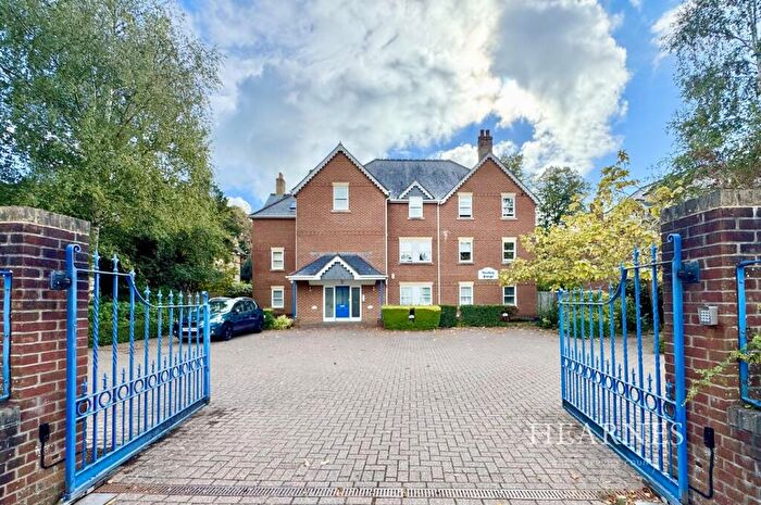 2 Bedroom Apartment For Sale In Lansdowne Road, Bournemouth, BH1