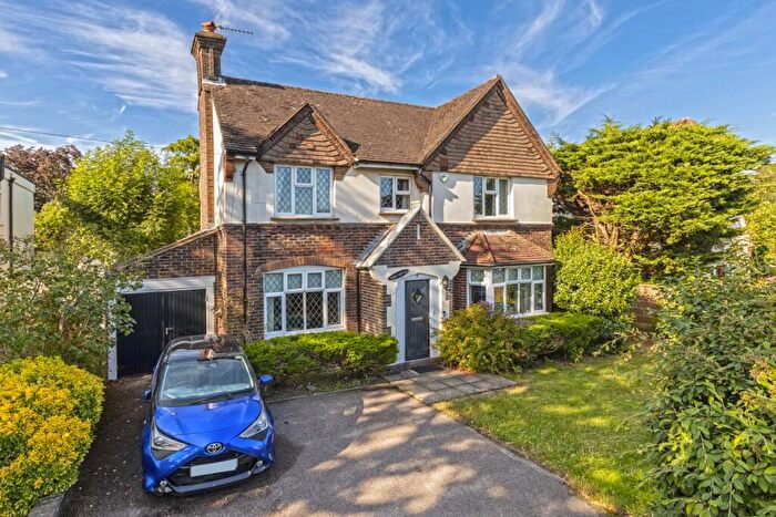 4 Bedroom Detached House For Sale In Offington Avenue, Worthing, BN14