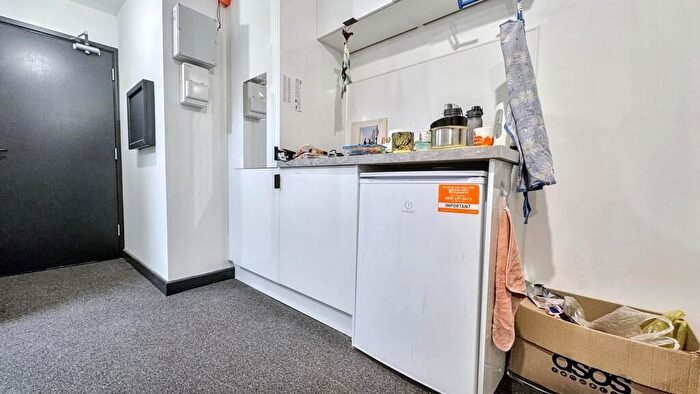 1 Bedroom Semi Detached House To Rent In Landrose House, Lawrence Hill, Bristol, BS5