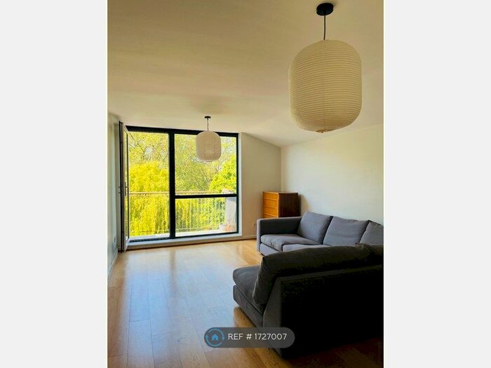 2 Bedroom Flat To Rent In Printers Mews, London, E3