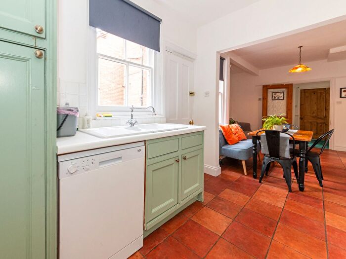 2 Bedroom Flat To Rent In Church Road, Reading, RG4