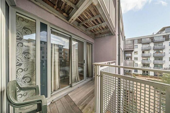 2 Bedroom Flat For Sale In Deals Gateway, Greenwich, SE13