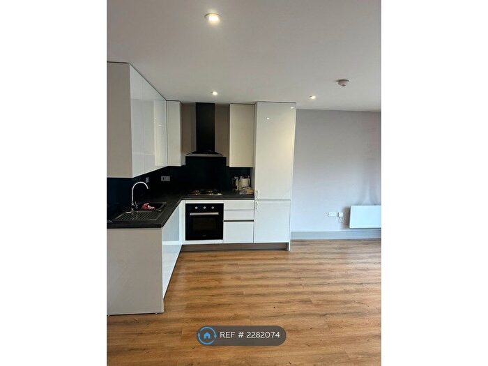 1 Bedroom Flat To Rent In Cube House, Stoke Mandeville, Aylesbury, HP22