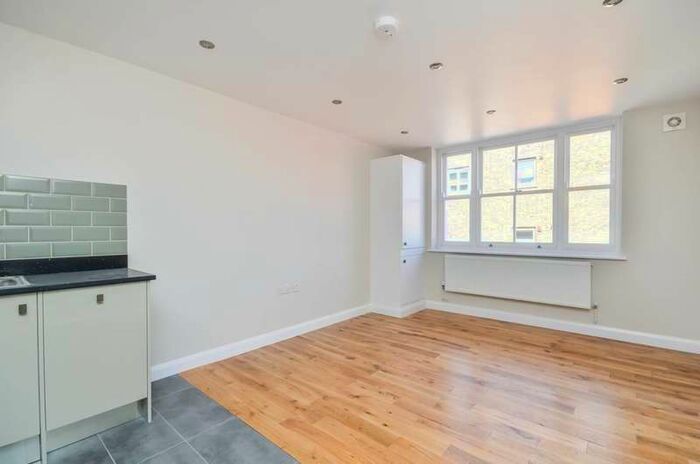 2 Bedroom Flat To Rent In Rye Lane, Peckham, SE15