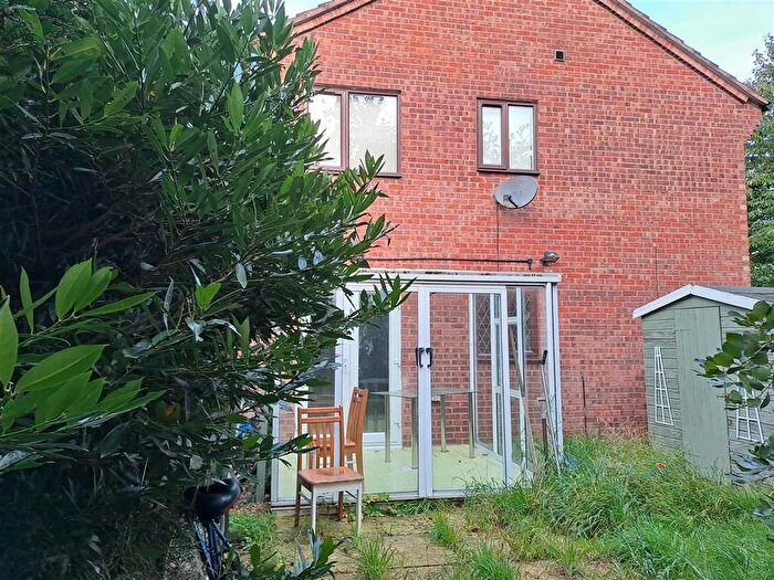 1 Bedroom Flat For Sale In Pickwick Court, Shifnal And Parking Spaces, TF11