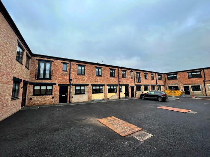 2 Bedroom Flat To Rent In Addington Place, Ramsgate, CT11