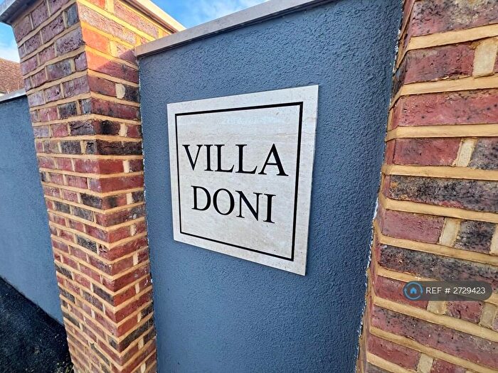 3 Bedroom Detached House To Rent In Ray Road, West Molesey, KT8