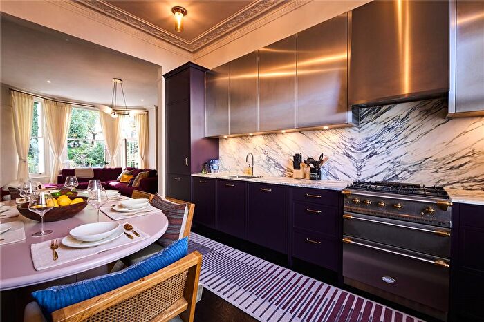 3 Bedroom Flat To Rent In Ladbroke Gardens, London, W11