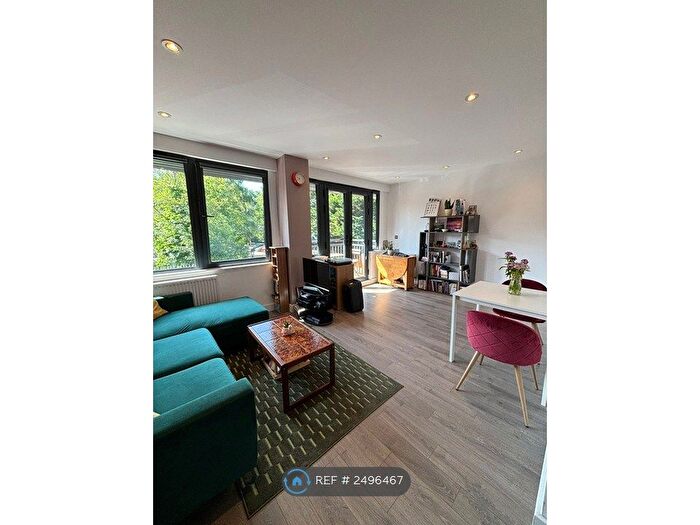 1 Bedroom Flat To Rent In Weyside Park, Godalming, GU7