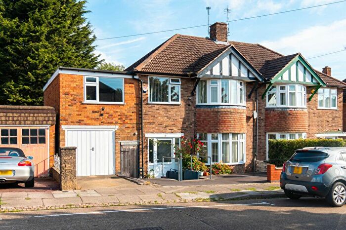 4 Bedroom Semi-Detached House For Sale In Englefield Road, Leicester, LE5