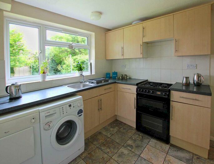 6 Bedroom Terraced House To Rent In Whiteknights Road, Reading, RG6