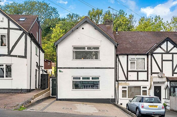 3 Bedroom End Terrace House For Sale In The Glade, Coulsdon, CR5