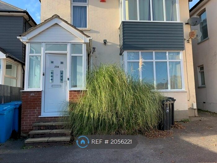 2 Bedroom Flat To Rent In Bournemouth Road, Poole, BH14