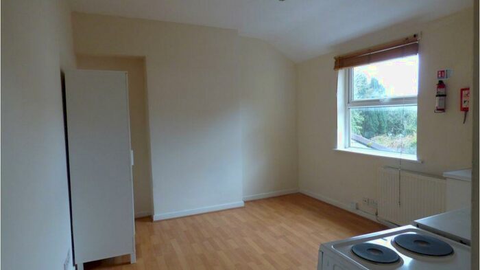 Studio To Rent In Ely Road, Llandaff, Cardiff, CF5