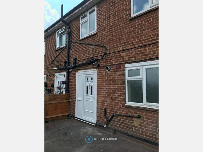 3 Bedroom Terraced House To Rent In Central Parade, New Addington, Croydon, CR0