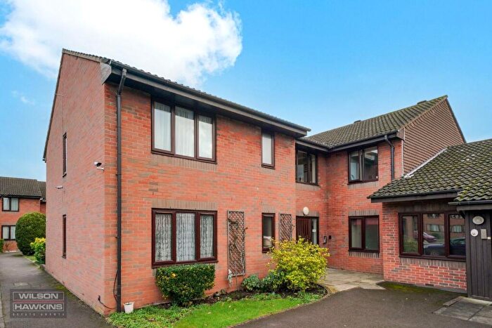 1 Bedroom Flat For Sale In Betjeman Close, Pinner, HA5