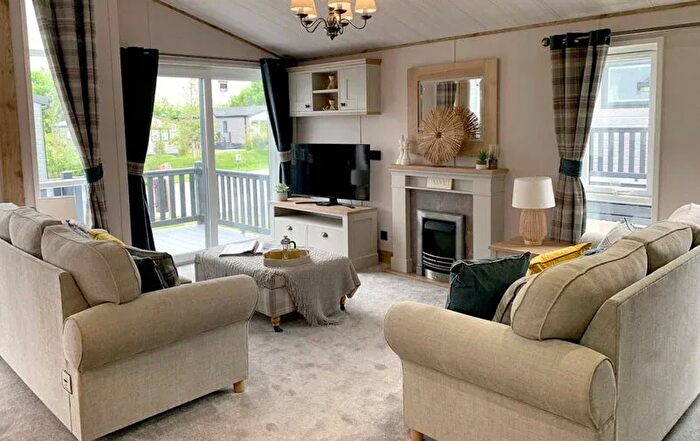 2 Bedroom Mobile/park Home For Sale In Lanteglos, Fowey, PL23