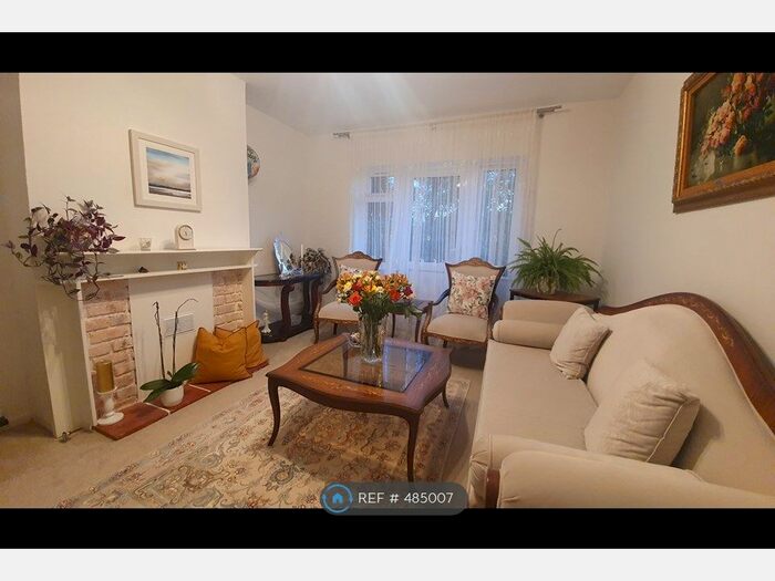 2 Bedroom Maisonette To Rent In Haydon Close, London, NW9