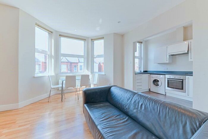 1 Bedroom Apartment To Rent In Skardu Road, Cricklewood, London, NW2