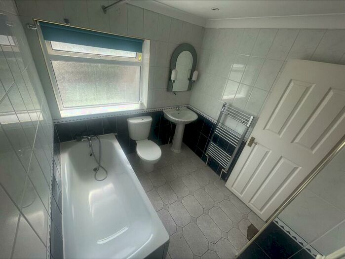 3 Bedroom Terraced House To Rent In Greenwood Avenue, Enfield, EN3