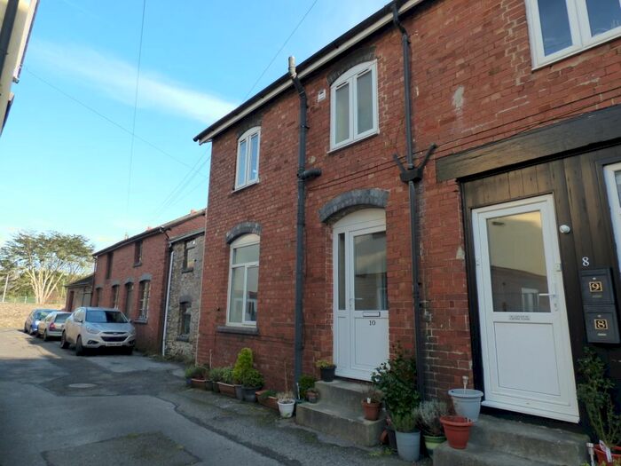 2 Bedroom End Of Terrace House To Rent In Imperial Mews, Newton Abbot, TQ12