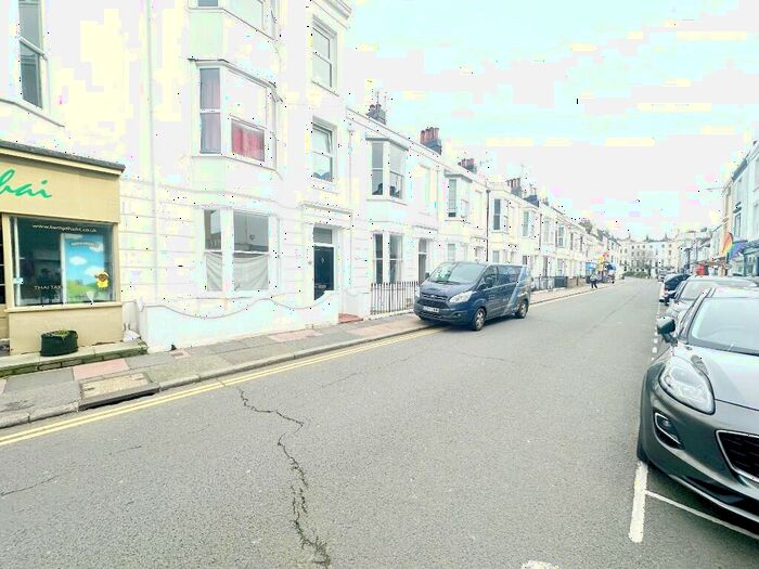 2 Bedroom Flat To Rent In St. Georges Road, BN2